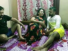 Medrasni trojček z seksi indijsko MILF in njenim ljubimcem