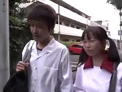 Padrasto compartilha seu adolescente Aramaki Shiori com namorado da faculdade