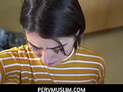 Мусульманский секс с арабским подростком в хиджабе в HD-видео