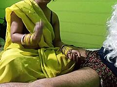 Busty indisk styvdotter knullar med sin heta lärare i en riktig rollspel
