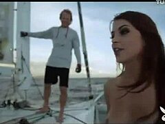 Ung sjömän som vill ha sex på sin båt