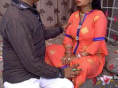 Uma deusa do sexo indiana é fodida duramente em seu aniversário de casamento com áudio em hindi