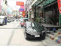 O plimbare cu semaforul roșu pe Soi 13 3 în strada Pattayas