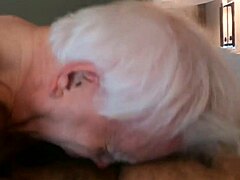 Гей аматер добија прљаву главу од деда