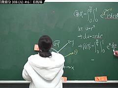 En este video, Zhang Xu, una universitaria de Taiwán, muestra su último trabajo en cálculo