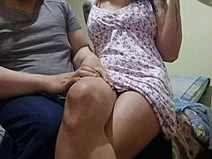 Eine echte argentinische Ehefrau erhält eine sinnliche Massage mit einem großen Arsch und großen Brüsten