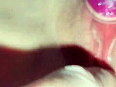 Shaved pussy gets licked and sucked to orgasm by amateur couple