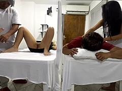 Une femme japonaise trompe son mari avec un médecin pervers lors d'une séance de massage sensuelle