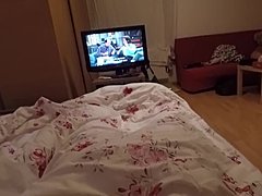 Vídeo pornô caseiro de padrasto e filha jovem